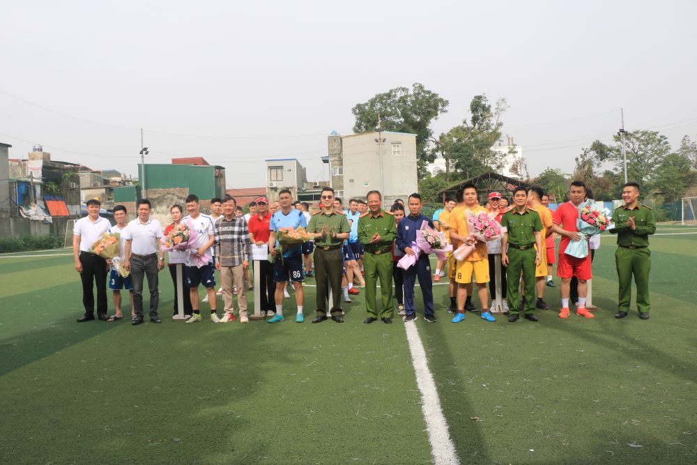 Đoàn cơ sở Phòng Cảnh sát hình sự CATP: Khai mạc Giải bóng đá chào mừng Kỷ niệm Ngày truyền thống lực lượng